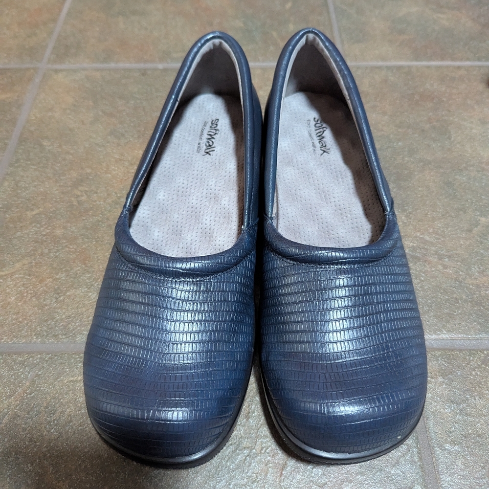 Stylish Blue Slip-On Women's Shoes